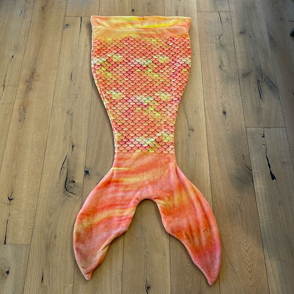 Comfy Tails Mermaid Tail Fleece Blanket Orange